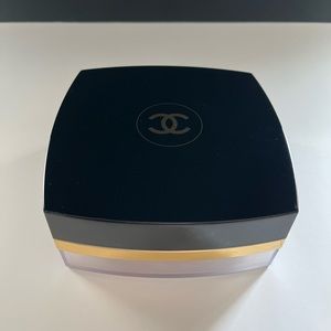 Chanel no 5 After bath body powder discontinued